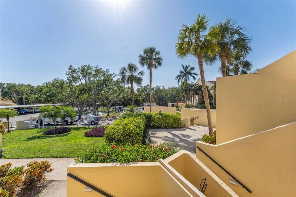 For Sale: $350,000 (2 beds, 2 baths, 1280 Square Feet)