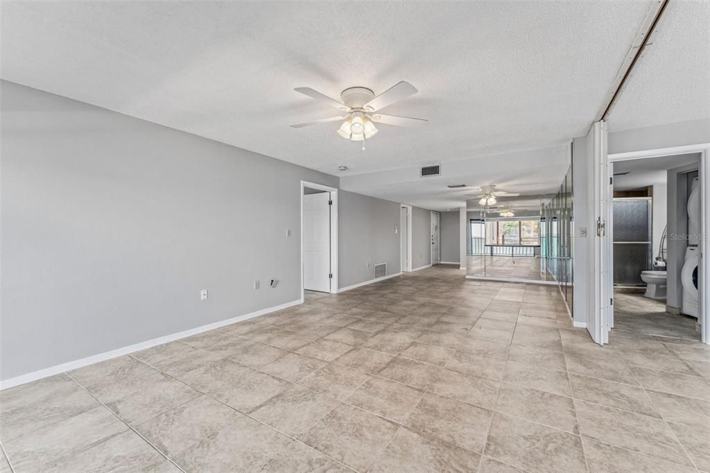 For Sale: $350,000 (2 beds, 2 baths, 1280 Square Feet)