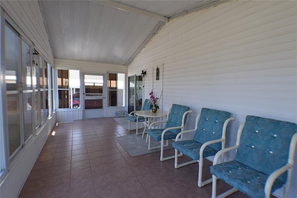 待售: $175,000 (2 贝兹, 2 浴室, 1296 平方英尺)