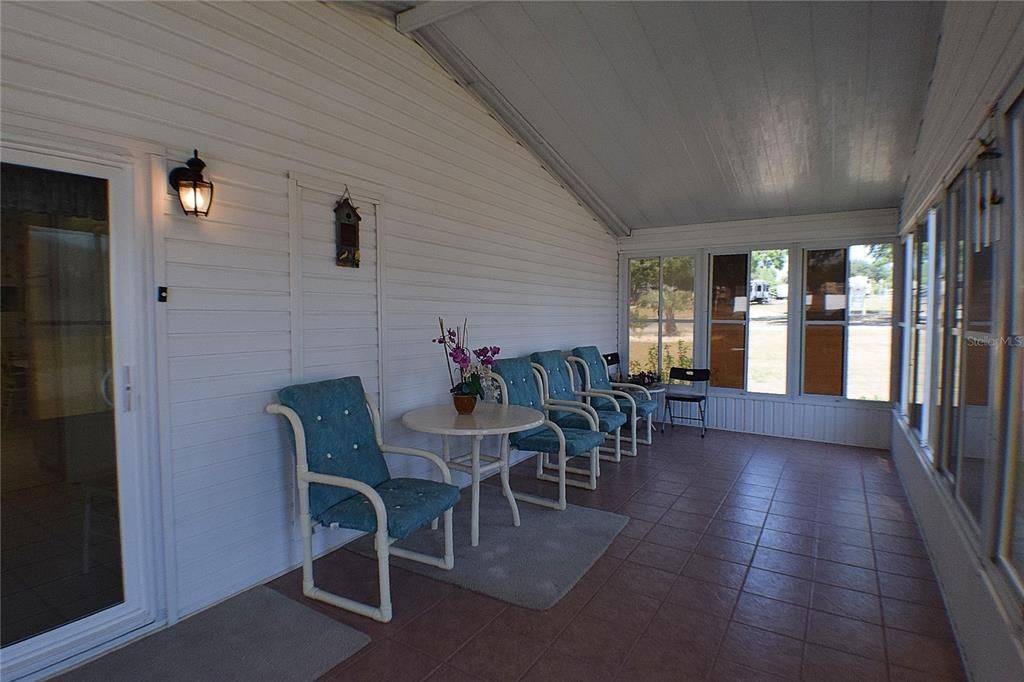 待售: $175,000 (2 贝兹, 2 浴室, 1296 平方英尺)