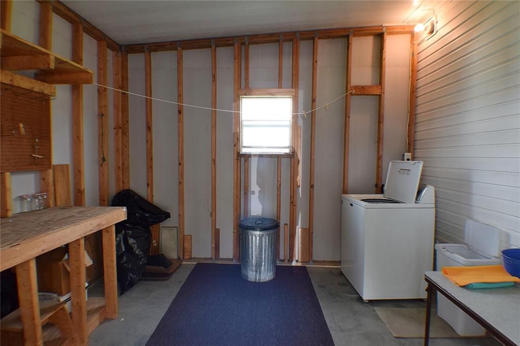 待售: $175,000 (2 贝兹, 2 浴室, 1296 平方英尺)