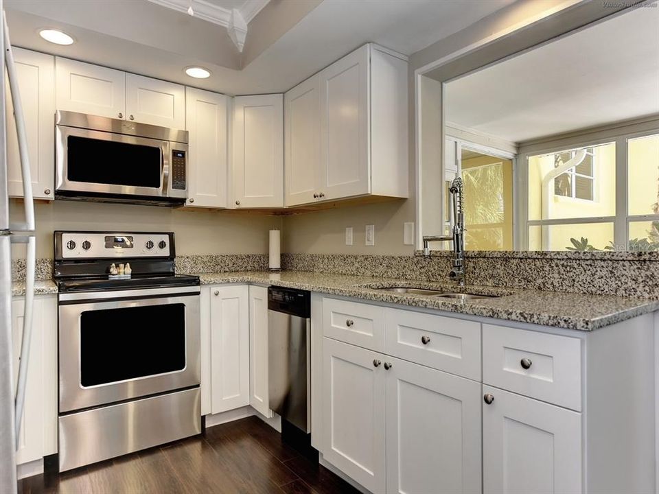 В аренду: $12,600 (2 спален, 2 ванн, 1144 Квадратных фут)