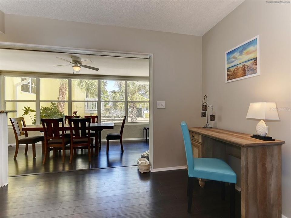 В аренду: $12,600 (2 спален, 2 ванн, 1144 Квадратных фут)