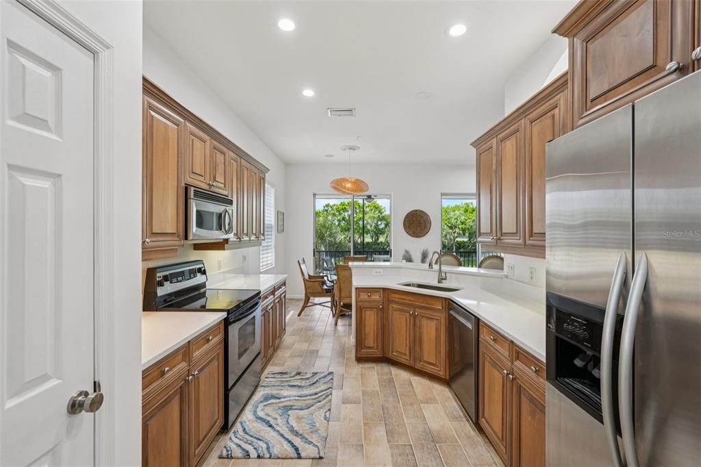 En Venta: $879,000 (3 camas, 2 baños, 2134 Pies cuadrados)