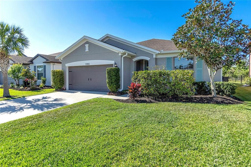 Recently Sold: $415,000 (3 beds, 2 baths, 2164 Square Feet)