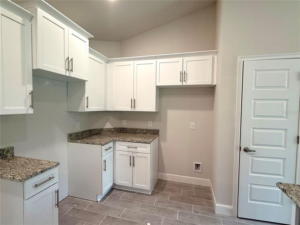 For Sale: $358,700 (3 beds, 2 baths, 2010 Square Feet)