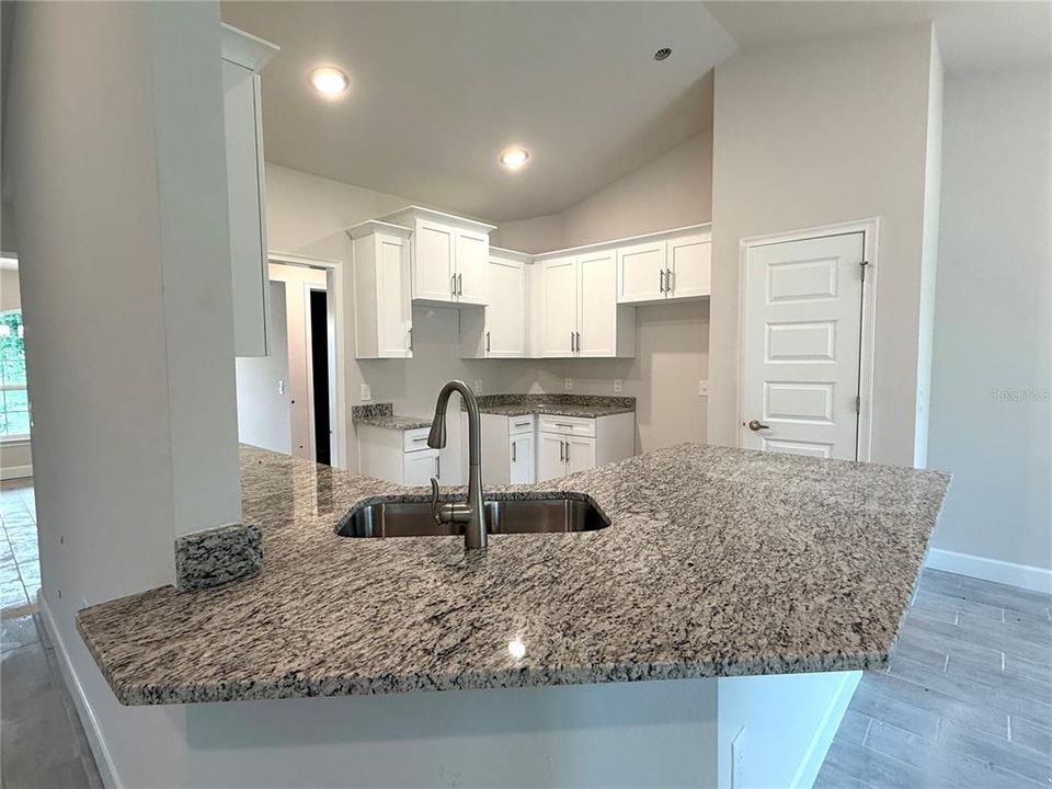 For Sale: $358,700 (3 beds, 2 baths, 2010 Square Feet)