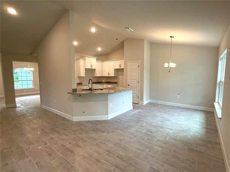 For Sale: $358,700 (3 beds, 2 baths, 2010 Square Feet)