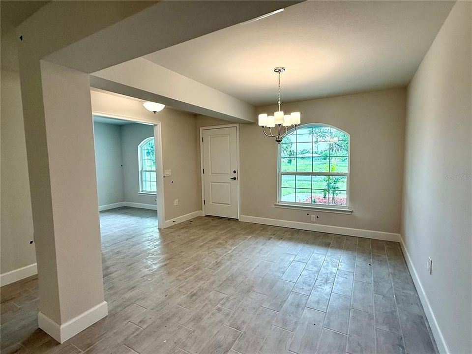 For Sale: $358,700 (3 beds, 2 baths, 2010 Square Feet)