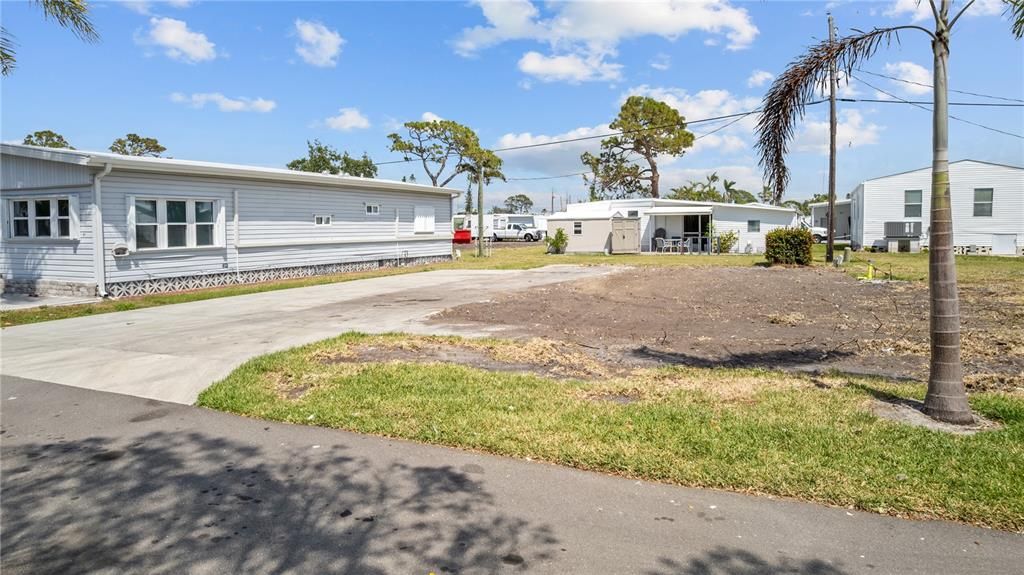 На продажу: $90,000 (0.10 acres)