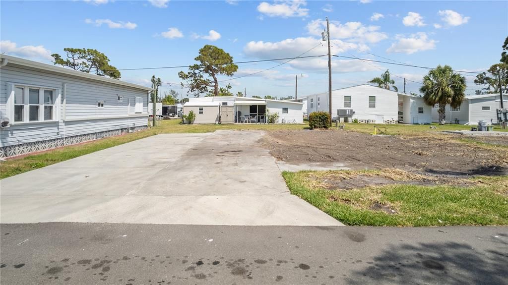 На продажу: $90,000 (0.10 acres)