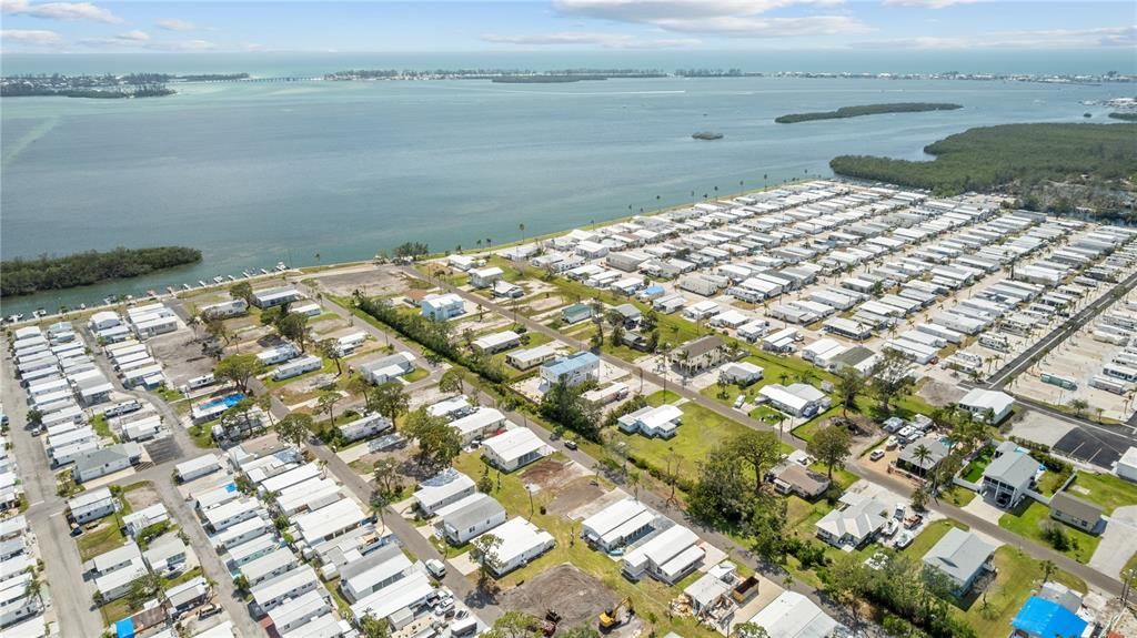 На продажу: $90,000 (0.10 acres)