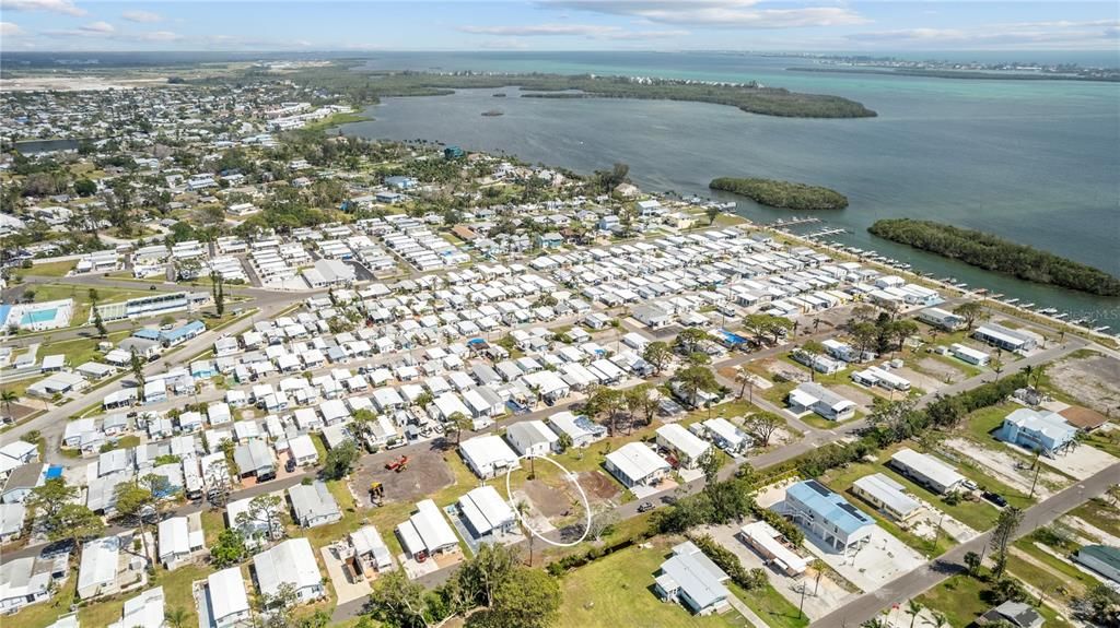 На продажу: $90,000 (0.10 acres)