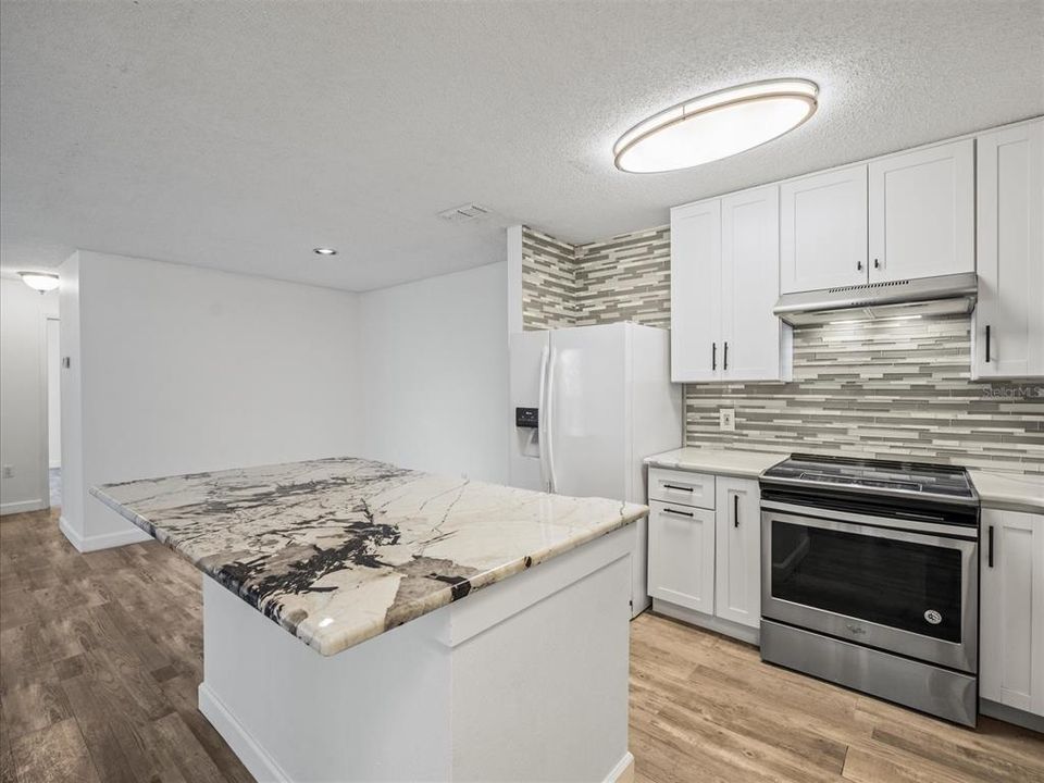 Activo con contrato: $173,500 (2 camas, 2 baños, 1164 Pies cuadrados)