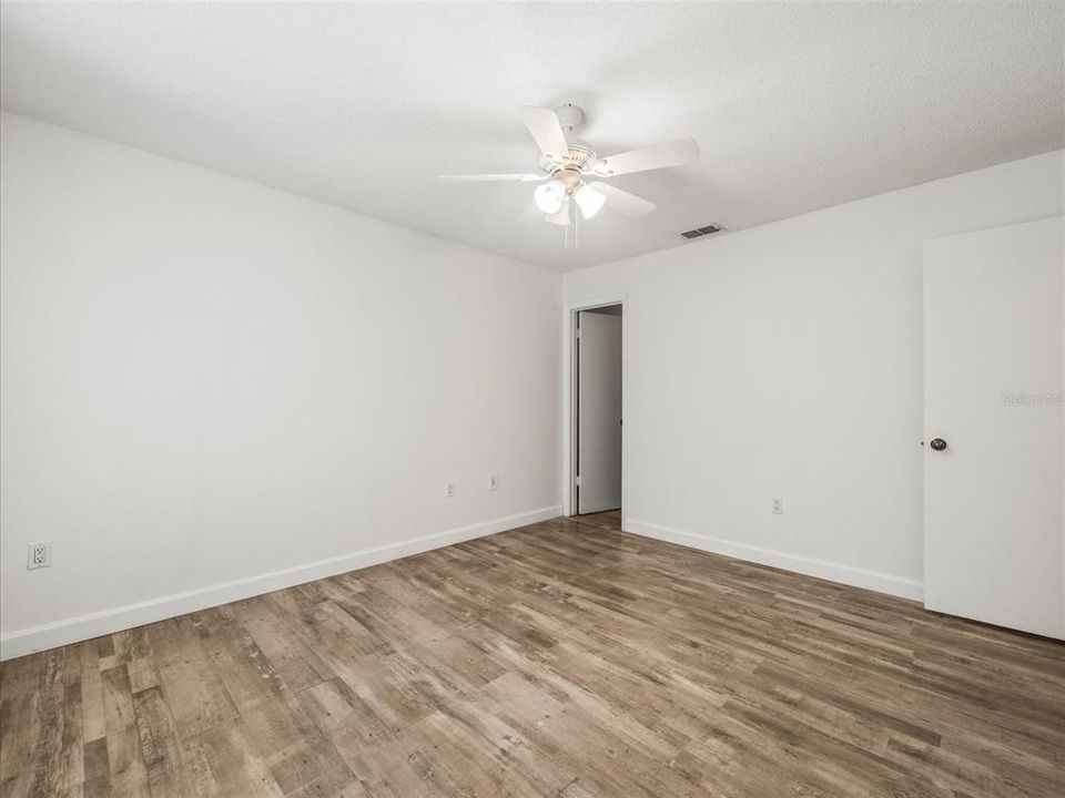 Activo con contrato: $173,500 (2 camas, 2 baños, 1164 Pies cuadrados)