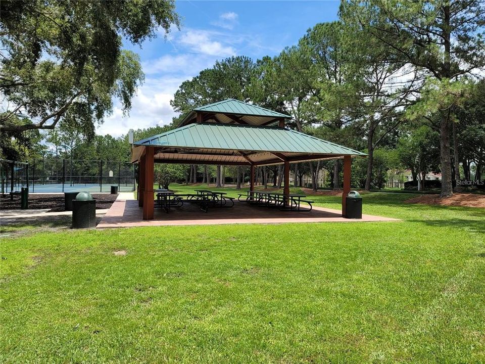 Activo con contrato: $173,500 (2 camas, 2 baños, 1164 Pies cuadrados)