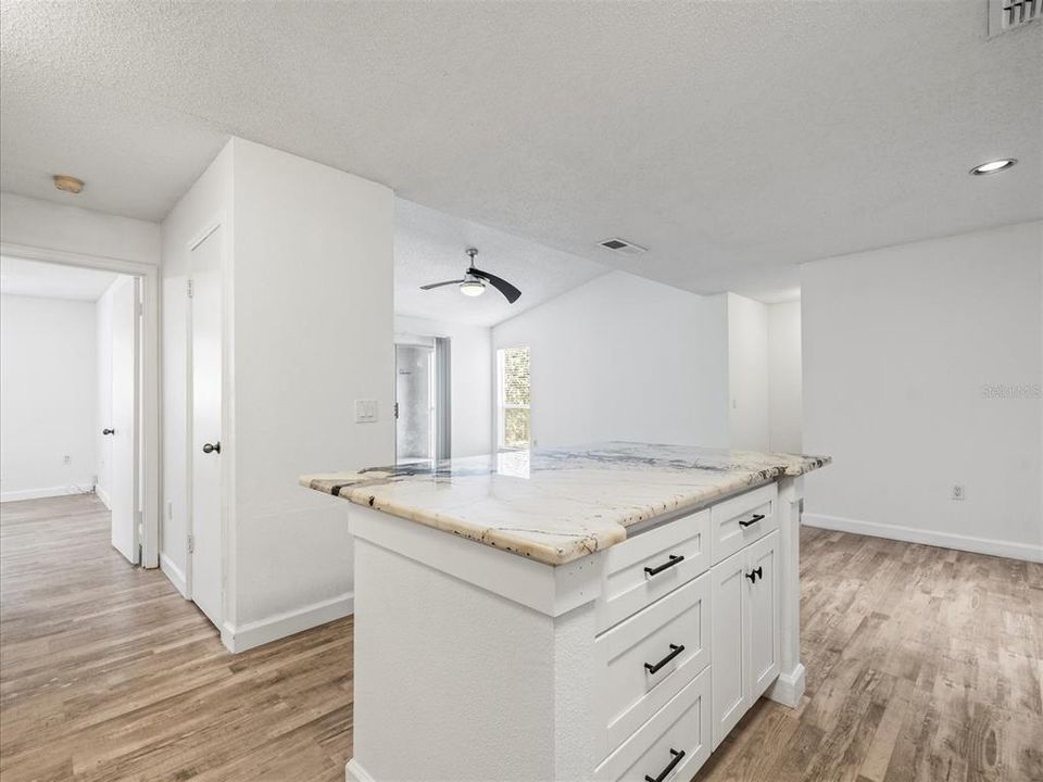 Activo con contrato: $173,500 (2 camas, 2 baños, 1164 Pies cuadrados)