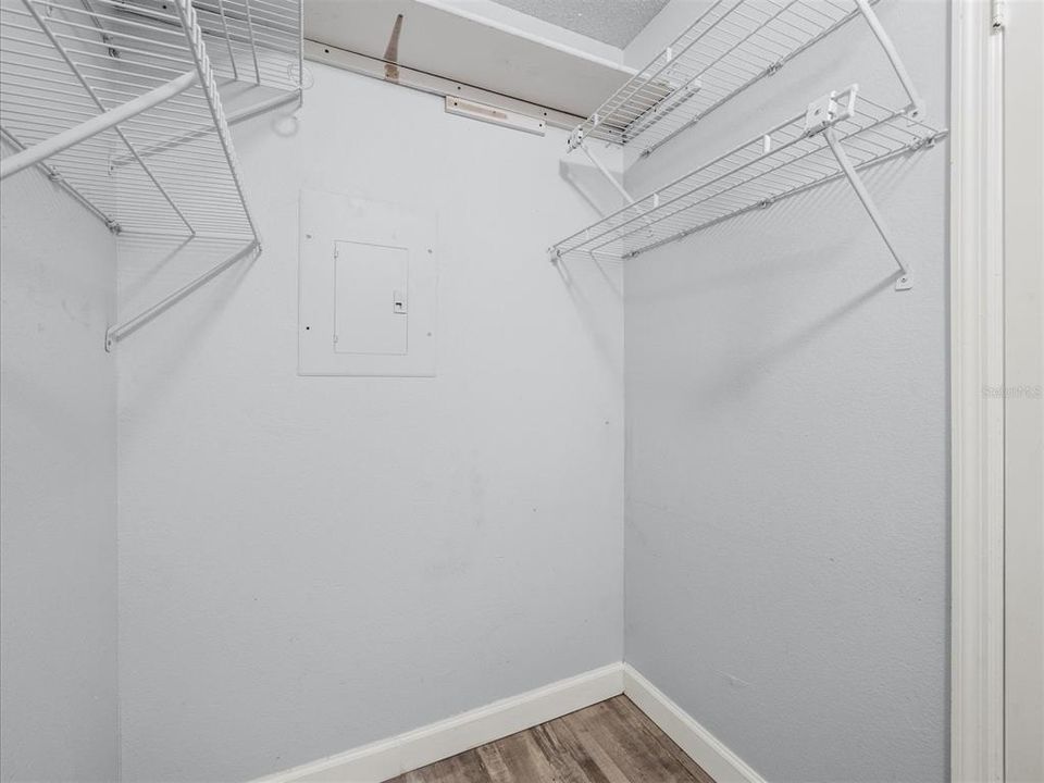 Activo con contrato: $173,500 (2 camas, 2 baños, 1164 Pies cuadrados)