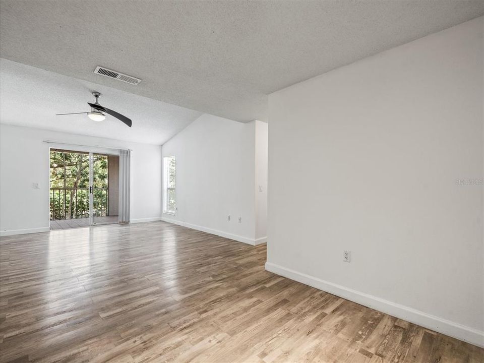 Activo con contrato: $173,500 (2 camas, 2 baños, 1164 Pies cuadrados)