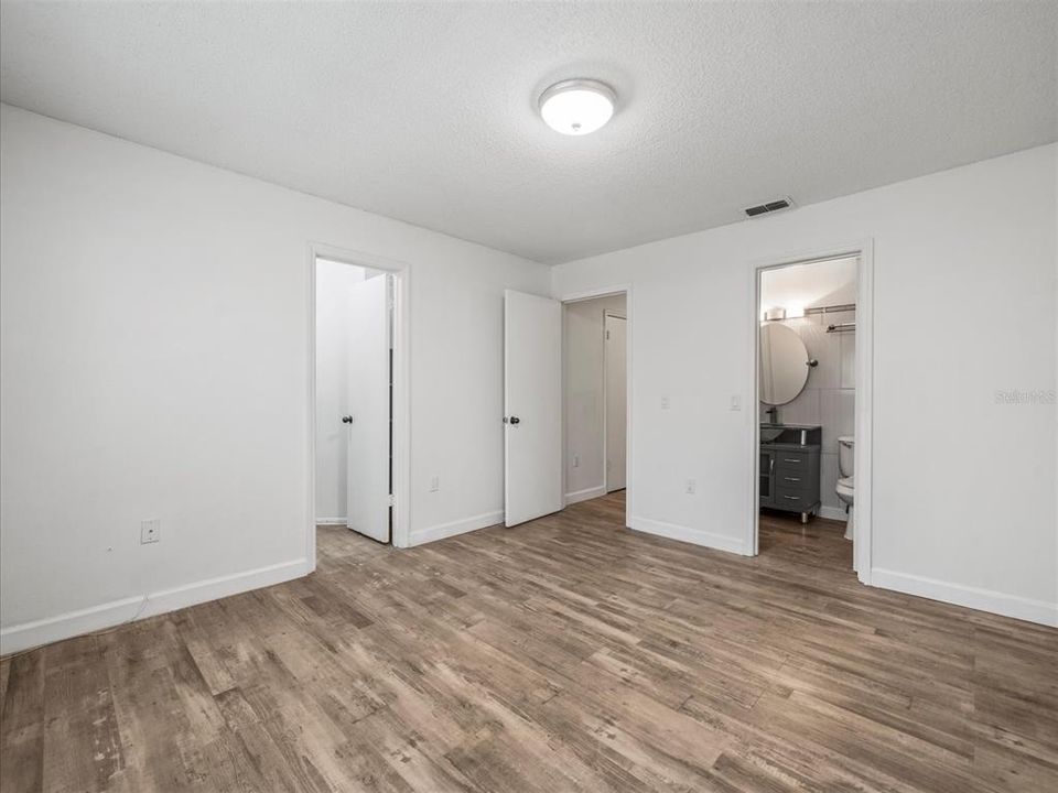 Activo con contrato: $173,500 (2 camas, 2 baños, 1164 Pies cuadrados)