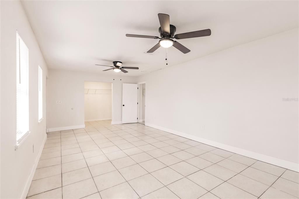 En Venta: $349,000 (5 camas, 0 baños, 2340 Pies cuadrados)