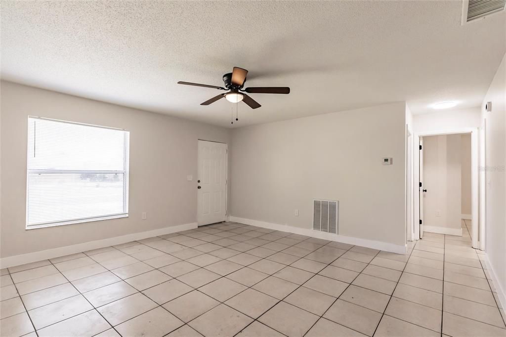 En Venta: $349,000 (5 camas, 0 baños, 2340 Pies cuadrados)