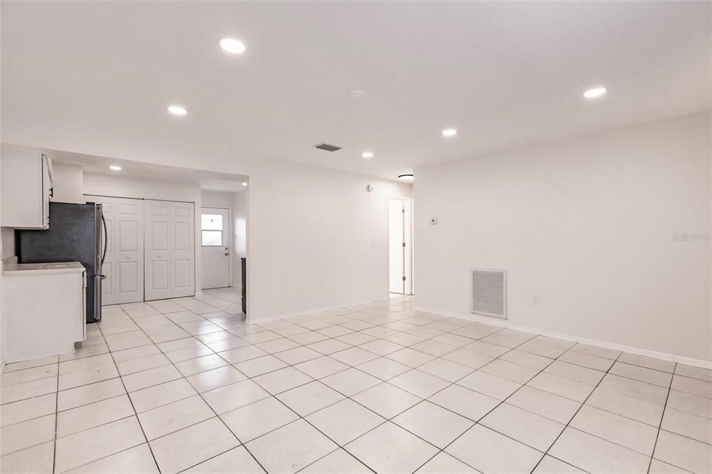 En Venta: $349,000 (5 camas, 0 baños, 2340 Pies cuadrados)