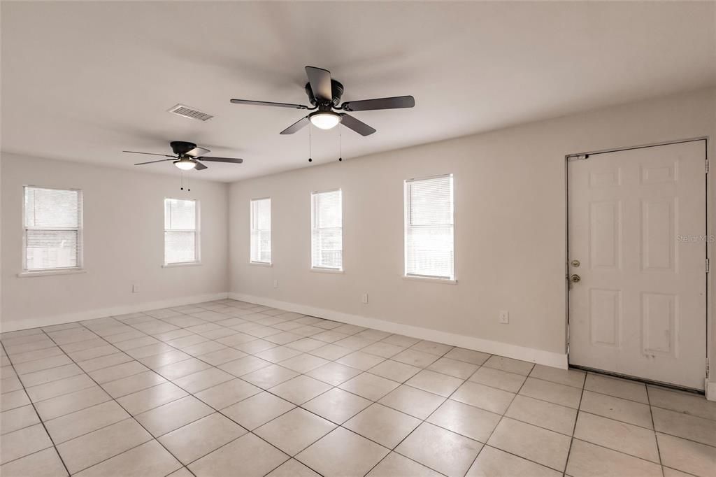 En Venta: $349,000 (5 camas, 0 baños, 2340 Pies cuadrados)