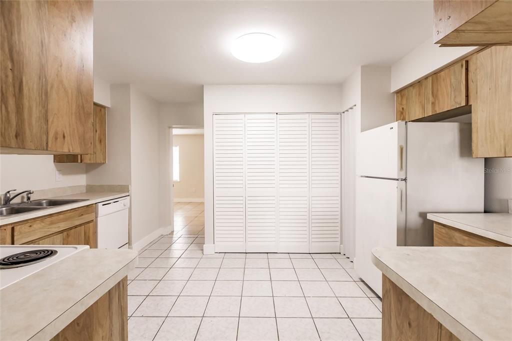 En Venta: $349,000 (5 camas, 0 baños, 2340 Pies cuadrados)