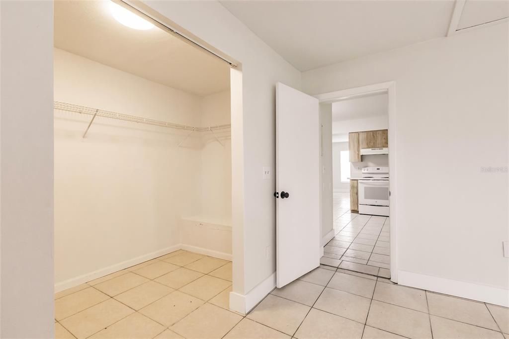 En Venta: $349,000 (5 camas, 0 baños, 2340 Pies cuadrados)