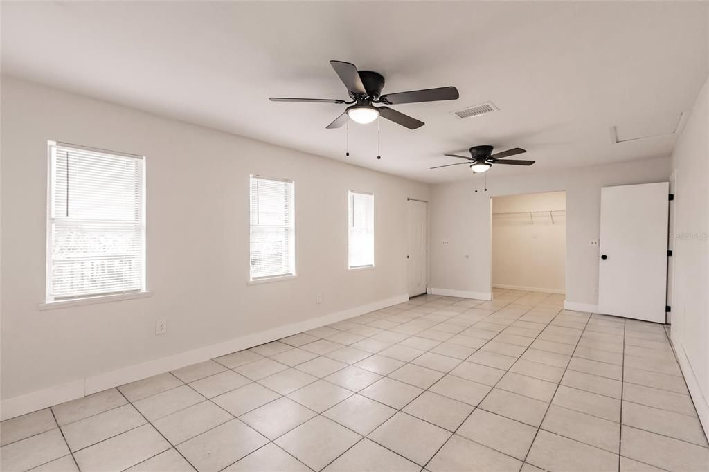 En Venta: $349,000 (5 camas, 0 baños, 2340 Pies cuadrados)