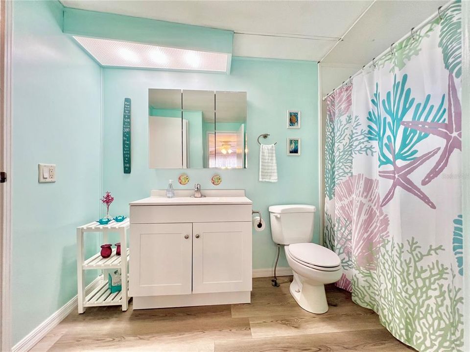 На продажу: $129,900 (2 спален, 2 ванн, 1080 Квадратных фут)