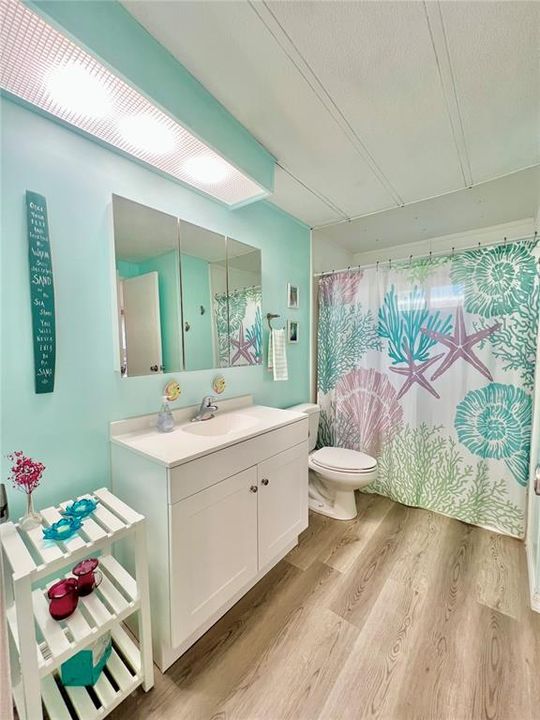 На продажу: $129,900 (2 спален, 2 ванн, 1080 Квадратных фут)