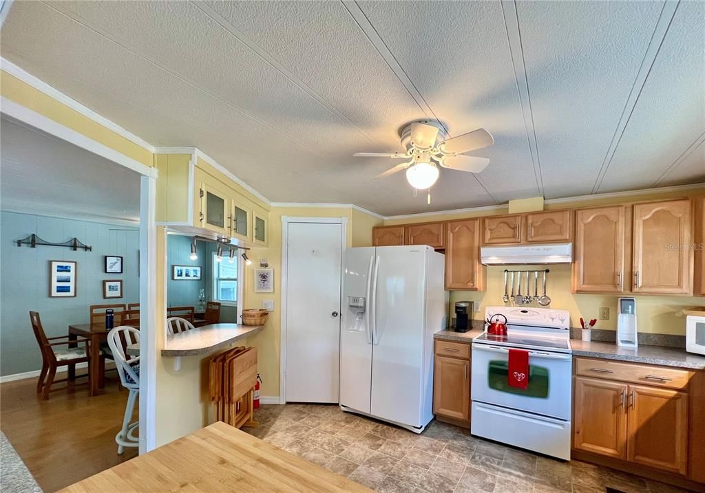 На продажу: $129,900 (2 спален, 2 ванн, 1080 Квадратных фут)