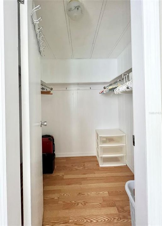 На продажу: $129,900 (2 спален, 2 ванн, 1080 Квадратных фут)