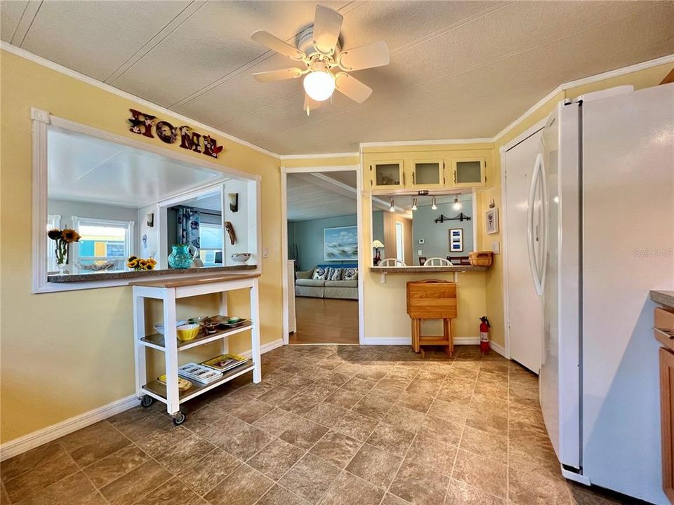 На продажу: $129,900 (2 спален, 2 ванн, 1080 Квадратных фут)