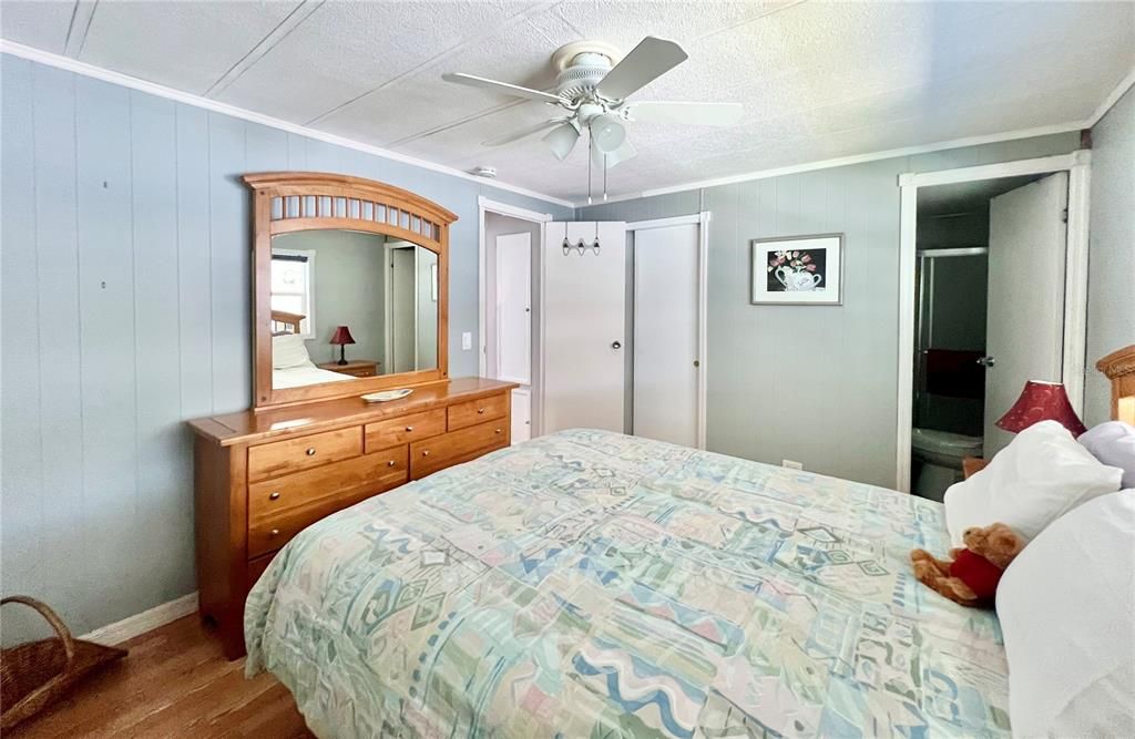 На продажу: $129,900 (2 спален, 2 ванн, 1080 Квадратных фут)