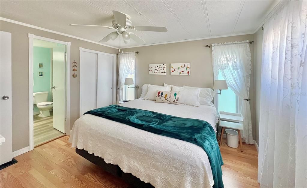 На продажу: $129,900 (2 спален, 2 ванн, 1080 Квадратных фут)