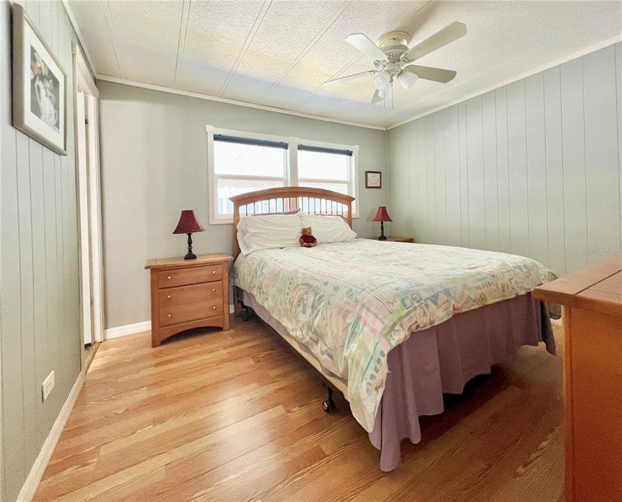 На продажу: $129,900 (2 спален, 2 ванн, 1080 Квадратных фут)