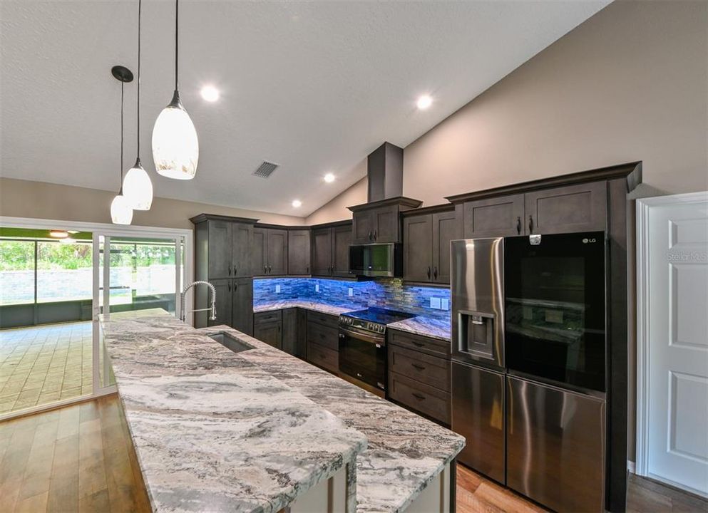 На продажу: $410,000 (3 спален, 2 ванн, 1878 Квадратных фут)