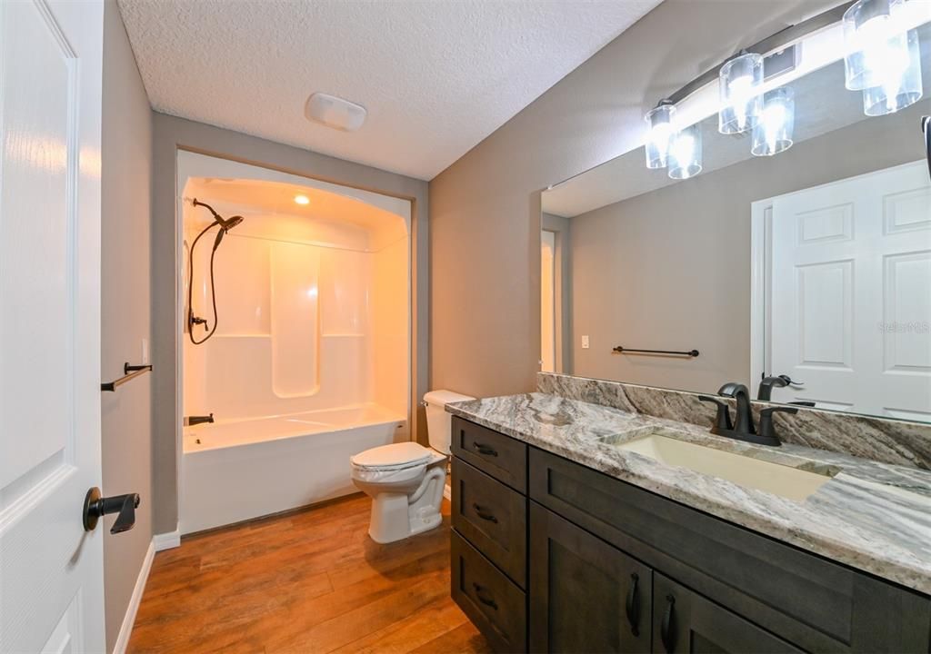 На продажу: $410,000 (3 спален, 2 ванн, 1878 Квадратных фут)