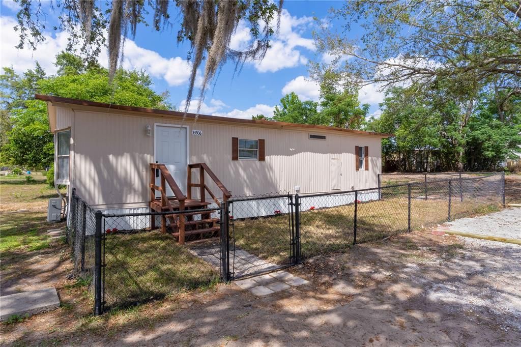 Недавно продано: $124,990 (2 спален, 2 ванн, 920 Квадратных фут)