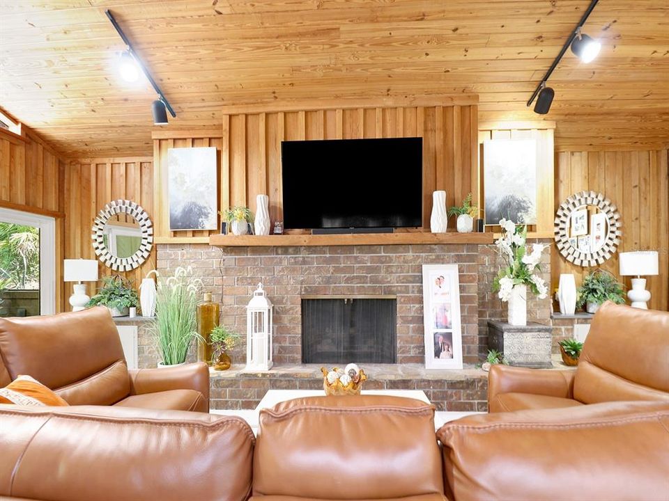 待售: $1,449,999 (5 贝兹, 2 浴室, 4001 平方英尺)