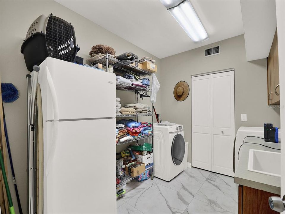 待售: $1,449,999 (5 贝兹, 2 浴室, 4001 平方英尺)