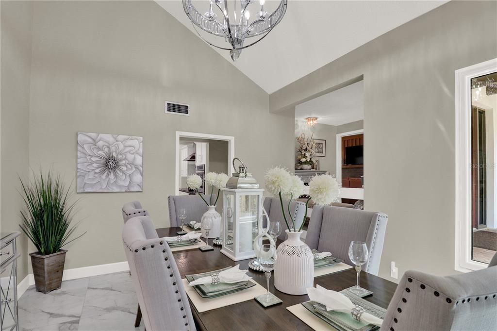 待售: $1,449,999 (5 贝兹, 2 浴室, 4001 平方英尺)