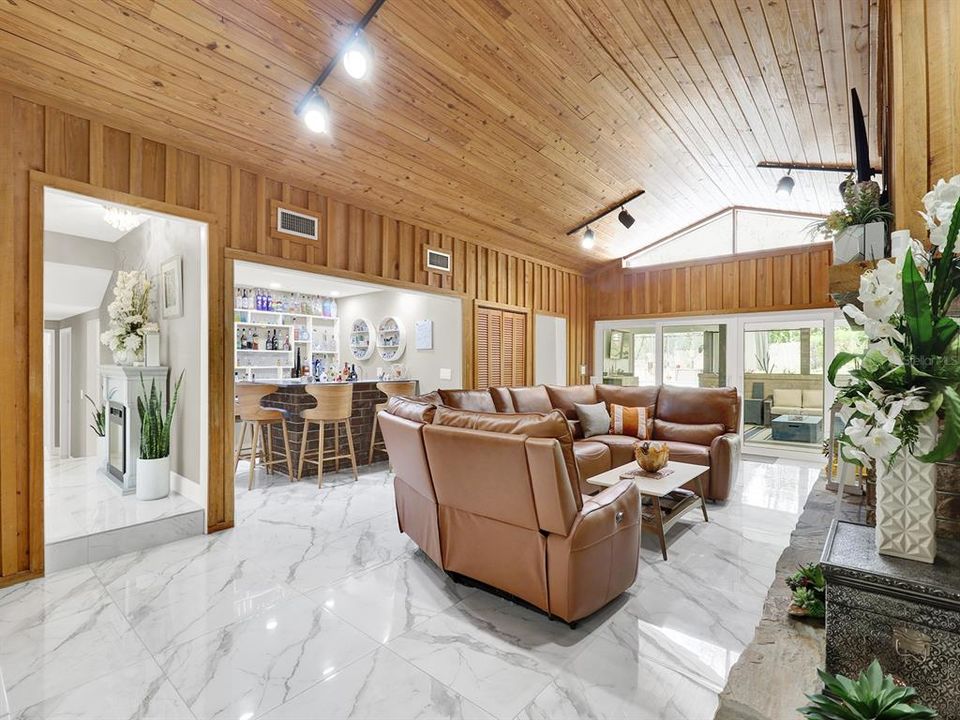 待售: $1,449,999 (5 贝兹, 2 浴室, 4001 平方英尺)