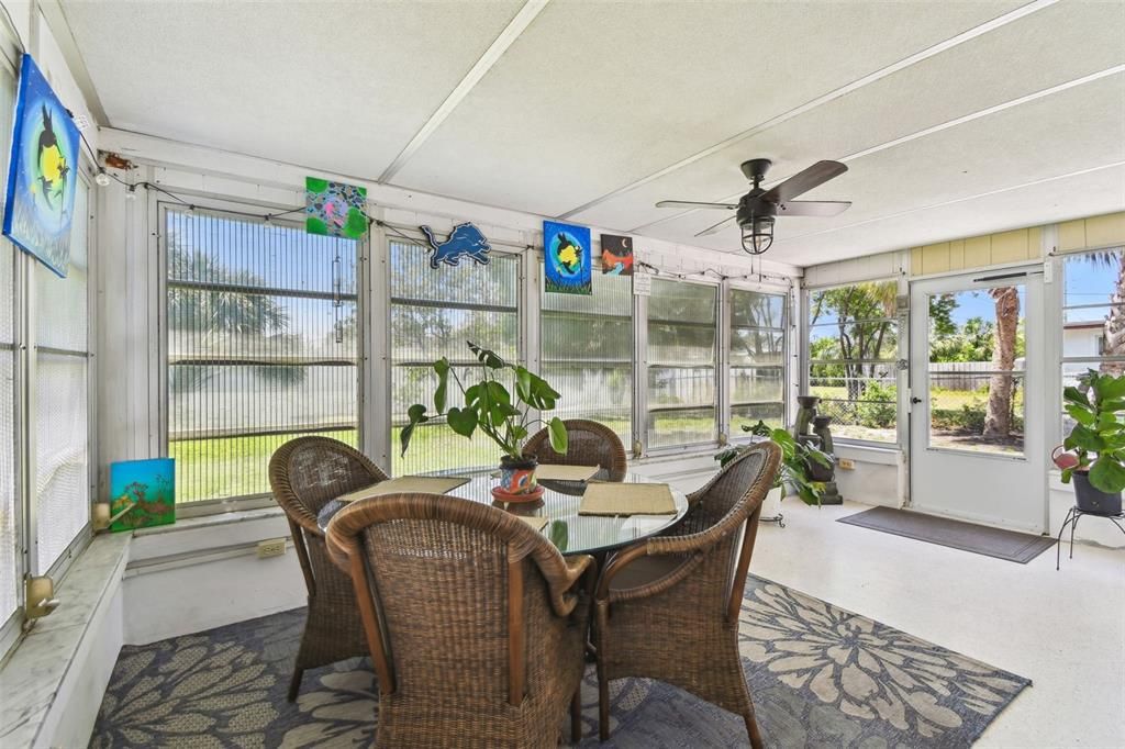 Active With Contract: $407,700 (3 beds, 2 baths, 1230 Square Feet)