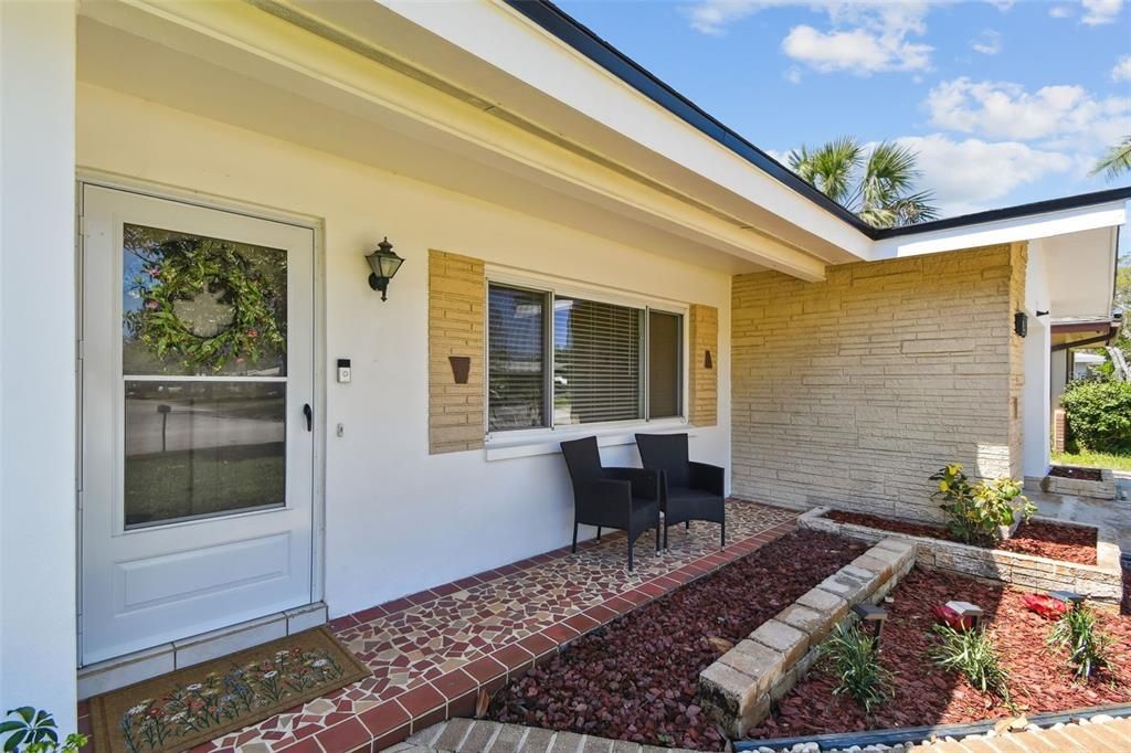 Active With Contract: $407,700 (3 beds, 2 baths, 1230 Square Feet)