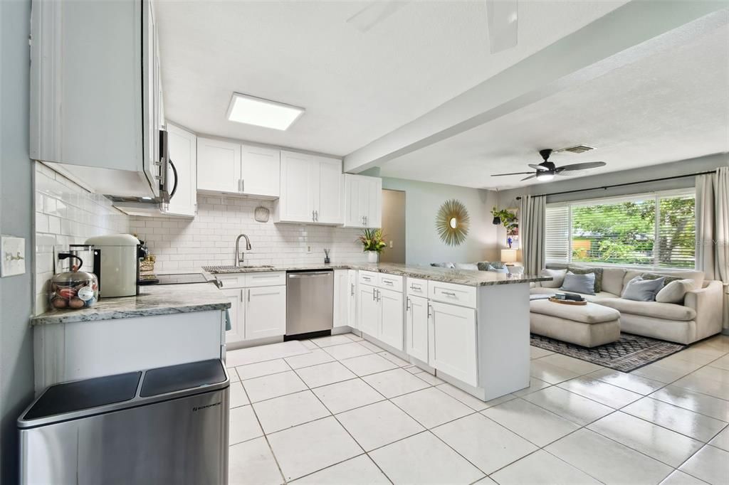 Active With Contract: $407,700 (3 beds, 2 baths, 1230 Square Feet)