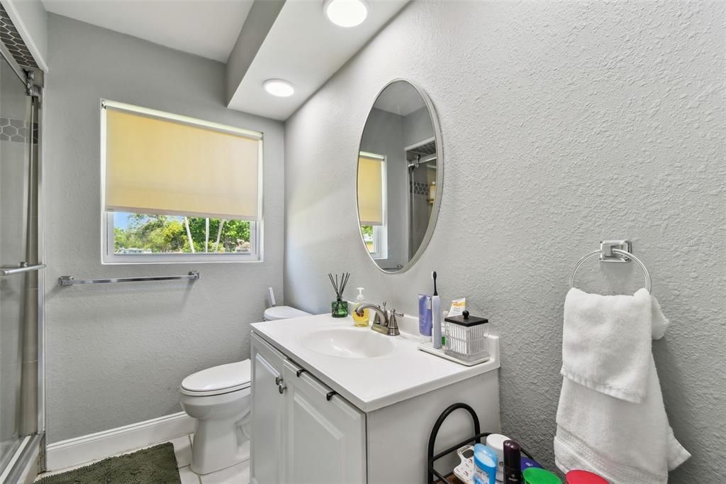 Active With Contract: $407,700 (3 beds, 2 baths, 1230 Square Feet)